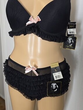 Marilyn Monroe Black Ruffle Bra & Mesh Ruffle Booty Shorts Set with Pink Bows- L